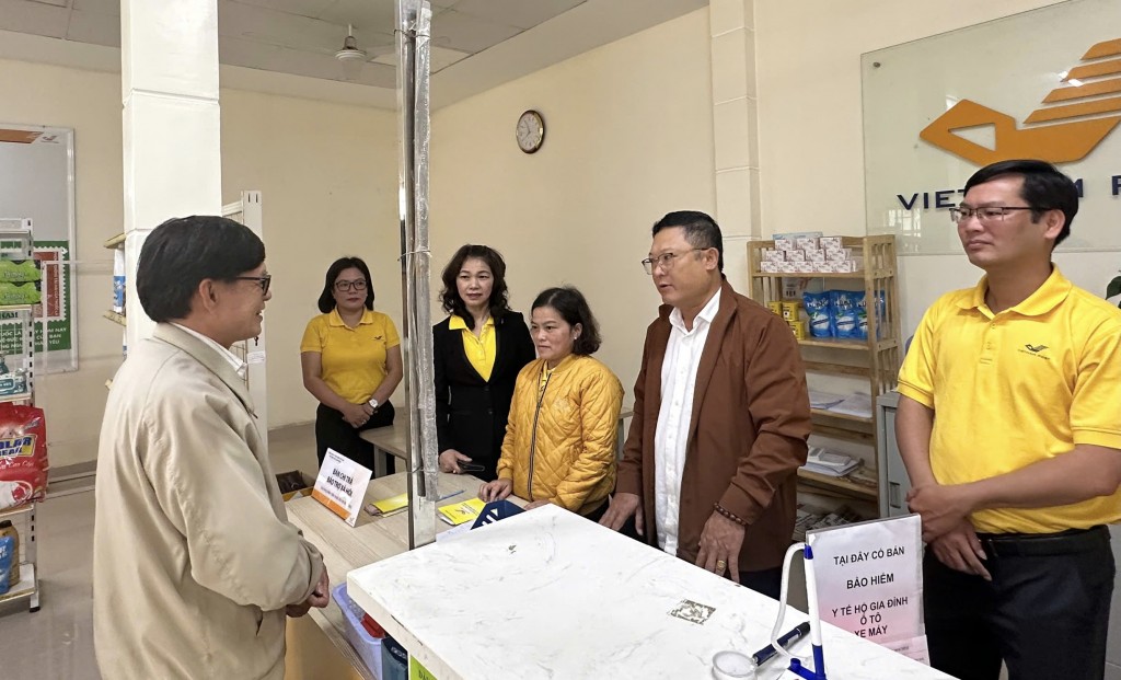 Lâm Đồng: Sẵn sàng chi trả gộp 3 tháng lương cho người hưởng vùng bị ảnh hưởng bão, lũ Lâm Đồng: Sẵn sàng chi trả gộp 3 tháng lương cho người hưởng vùng bị ảnh hưởng bão, lũ