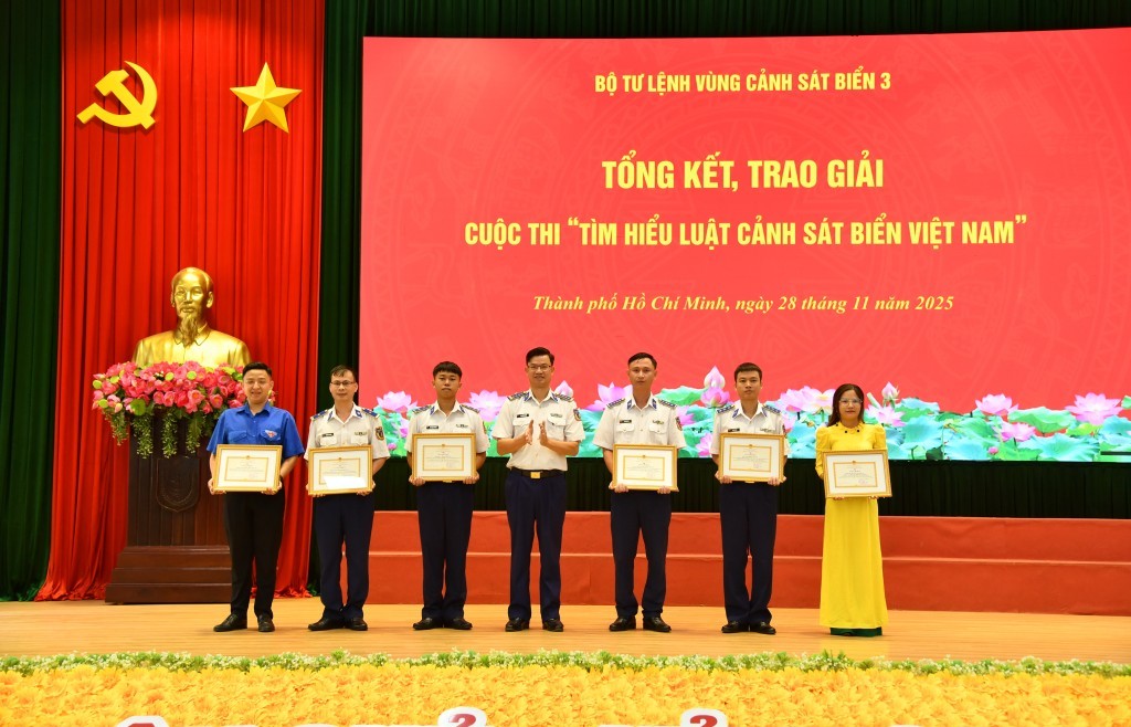 Vùng Cảnh sát biển 3 tổng kết và trao giải cuộc thi trực tuyến Tìm hiểu Luật Cảnh sát biển Việt Nam