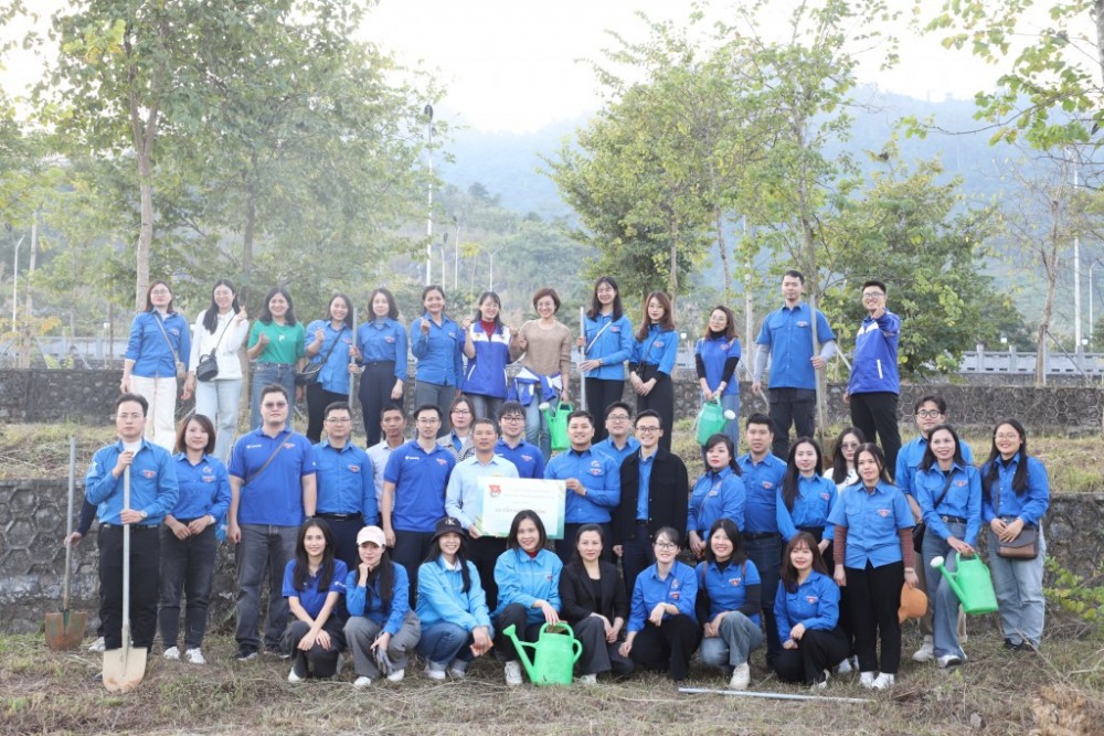 Hành trình về nguồn và Đông ấm yêu thương