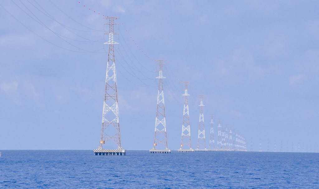 Sự cố cáp ngầm khiến 30.000 hộ dân Phú Quốc mất điện Sự cố cáp ngầm khiến 30.000 hộ dân Phú Quốc mất điện