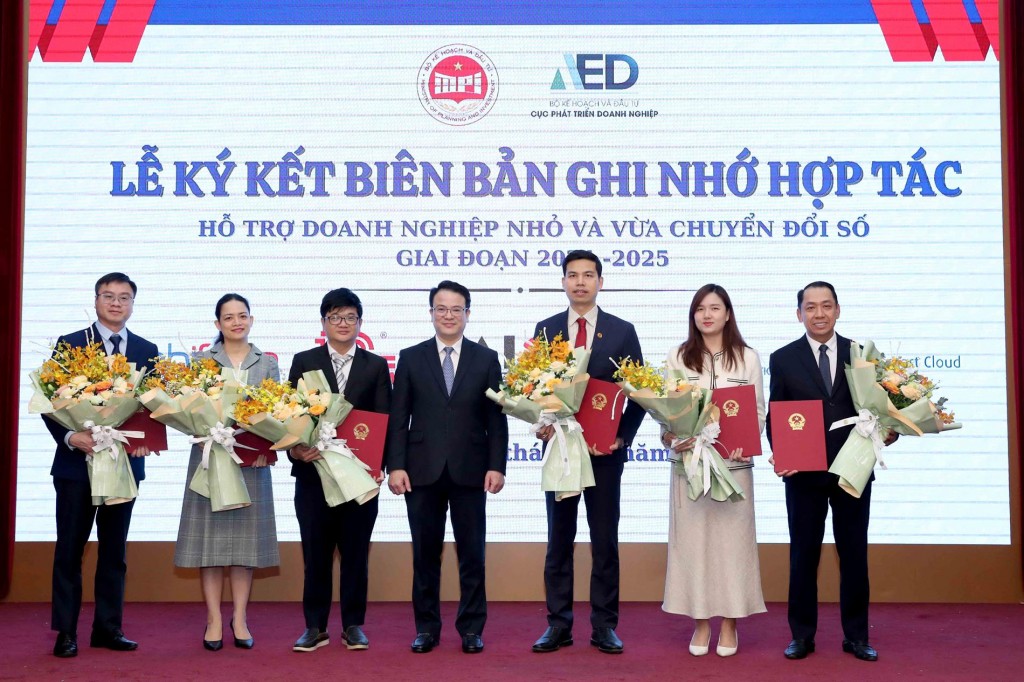 Bài 2: Kiến tạo hệ sinh thái giúp doanh nghiệp thích ứng số - xanh