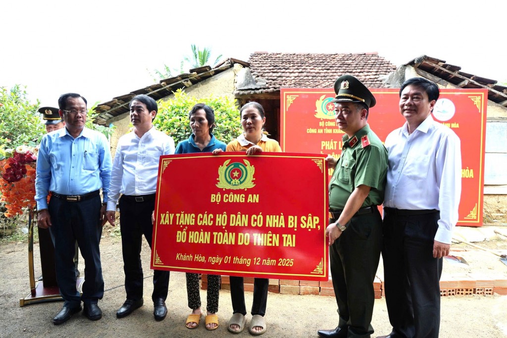 Khánh Hòa: Tập trung cao độ xây và sửa chữa nhà cho người dân vùng lũ