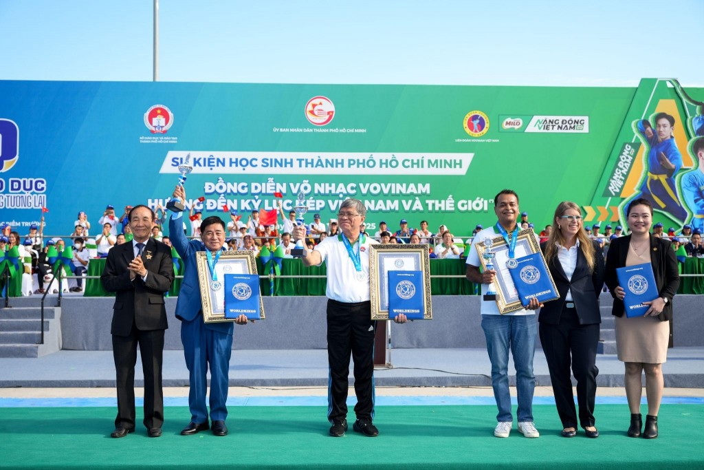 Nestlé MILO chung tay cùng vinh danh Vovinam lập kỷ lục kép Việt Nam và thế giới Nestlé MILO chung tay cùng vinh danh Vovinam lập kỷ lục kép Việt Nam và thế giới