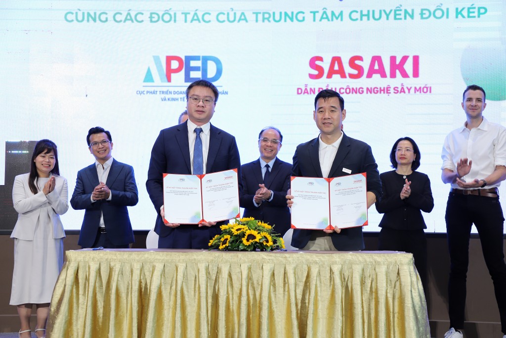 Bài 3: Trung tâm Chuyển đổi kép - Nền tảng hỗ trợ toàn diện cho doanh nghiệp Việt Bài 3: Trung tâm Chuyển đổi kép - Nền tảng hỗ trợ toàn diện cho doanh nghiệp Việt