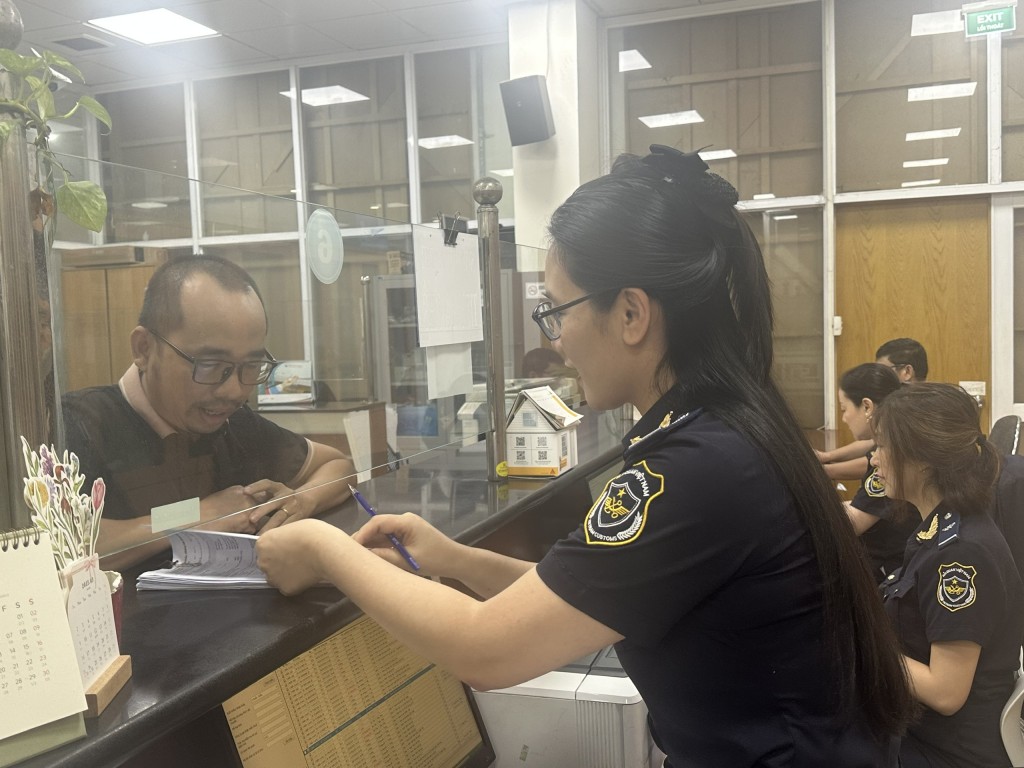 TP. Hồ Chí Minh: Tiết kiệm hơn 17.000 tỷ đồng từ cải cách thủ tục hành chính TP. Hồ Chí Minh: Tiết kiệm hơn 17.000 tỷ đồng từ cải cách thủ tục hành chính