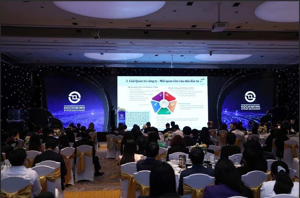 Hội nghị Doanh nghiệp niêm yết 2025: Định vị chuẩn quản trị từ giai đoạn thị trường mới nổi Hội nghị Doanh nghiệp niêm yết 2025: Định vị chuẩn quản trị từ giai đoạn thị trường mới nổi