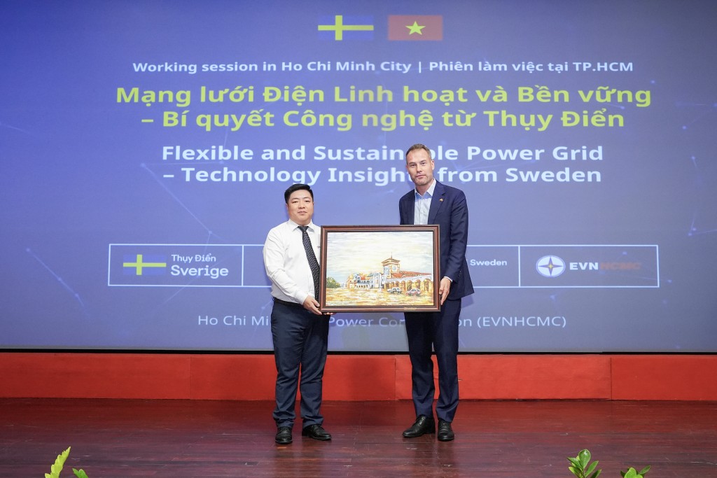 EVNHCMC đồng tổ chức phiên làm việc chuyên đề “Hệ thống điện linh hoạt và bền vững – Bí quyết công nghệ từ Thụy Điển”