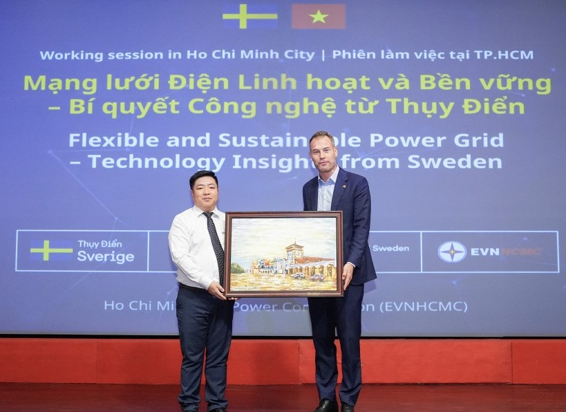 EVNHCMC đồng tổ chức phiên làm việc chuyên đề “Hệ thống điện linh hoạt và bền vững – Bí quyết công nghệ từ Thụy Điển”