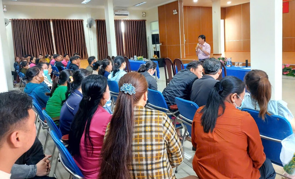 TP. Hồ Chí Minh: Tạm hoãn xuất cảnh Chủ tịch công ty để nợ lương của người lao động TP. Hồ Chí Minh: Tạm hoãn xuất cảnh Chủ tịch công ty để nợ lương của người lao động