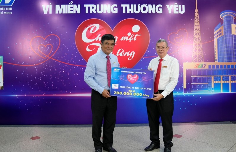 EVNHCMC ủng hộ 200 triệu đồng vào Quỹ “Chung một tấm lòng: Vì miền Trung thương yêu”