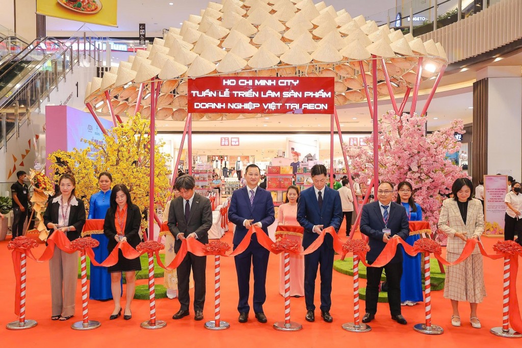 Kết nối, hỗ trợ thúc đẩy tiêu thụ hàng Việt qua kênh Trung tâm thương mại của Nhật bản Kết nối, hỗ trợ thúc đẩy tiêu thụ hàng Việt qua kênh Trung tâm thương mại của Nhật bản