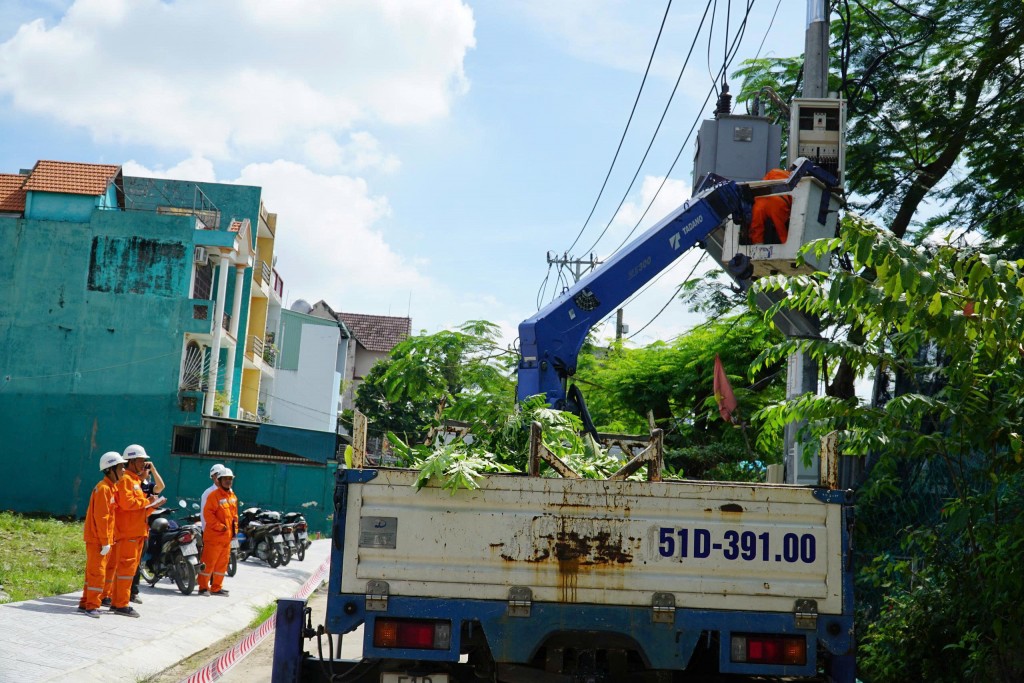 EVNHCMC chủ động đảm bảo an toàn điện trong thời tiết cực đoan