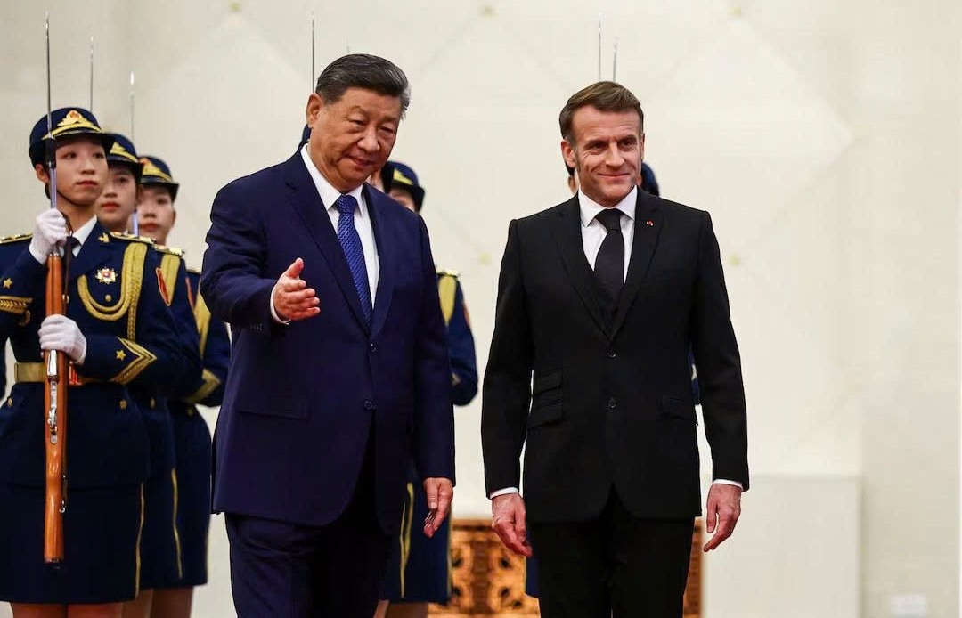 Tổng thống Pháp thăm Trung Quốc: Lời nói ấm áp nhưng cam kết mơ hồ