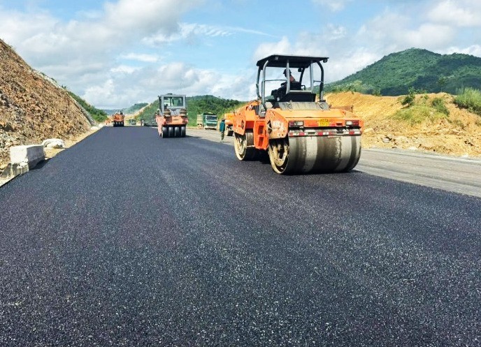 Không lùi tiến độ 4 dự án đường cao tốc trọng điểm phía Nam