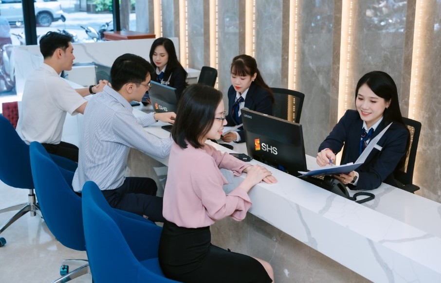 VN-Index áp sát vùng 1.800 điểm, dòng tiền cải thiện rõ nét