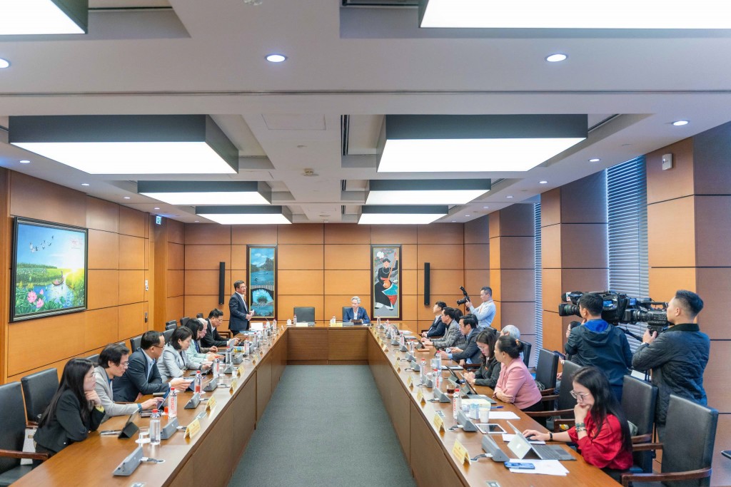 Bộ trưởng Bộ Công Thương giải trình, làm rõ ý kiến đại biểu Quốc hội về chính sách phát triển năng lượng Bộ trưởng Bộ Công Thương giải trình, làm rõ ý kiến đại biểu Quốc hội về chính sách phát triển năng lượng