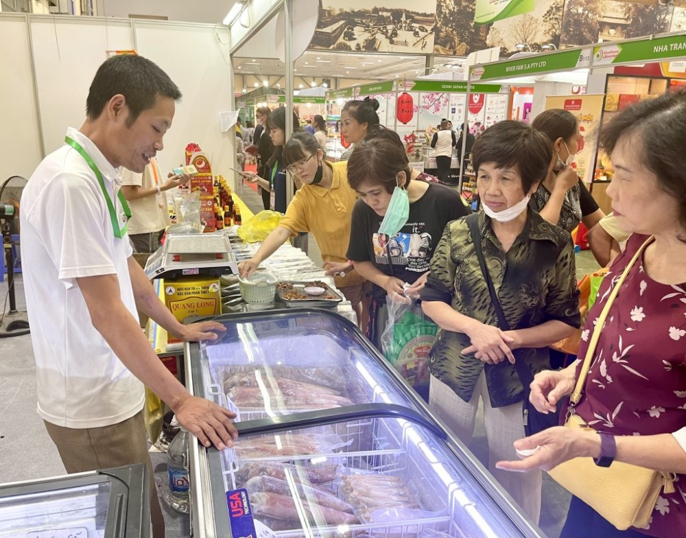 CPI tăng 0,45% trong tháng 11: Giá thực phẩm tăng, nhiều nhóm hàng hạ nhiệt CPI tăng 0,45% trong tháng 11: Giá thực phẩm tăng, nhiều nhóm hàng hạ nhiệt