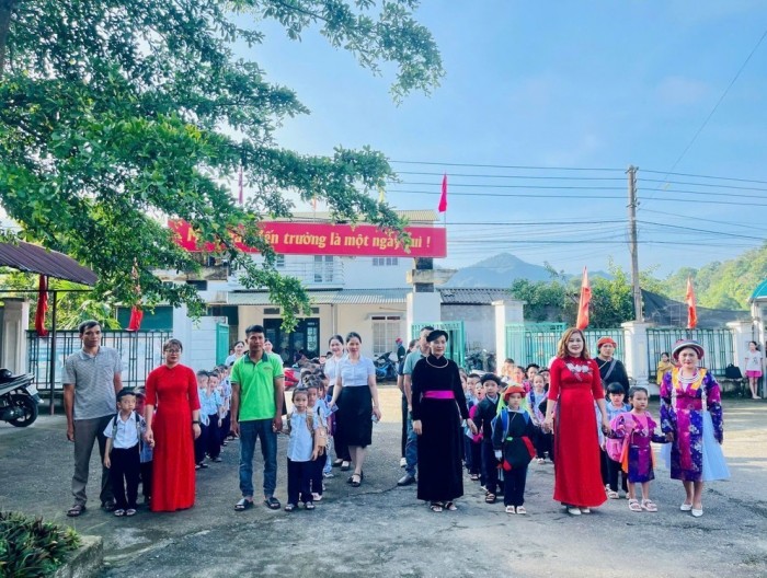 Tăng cường chính sách và nguồn lực để thu hẹp khoảng cách giáo dục vùng khó khăn