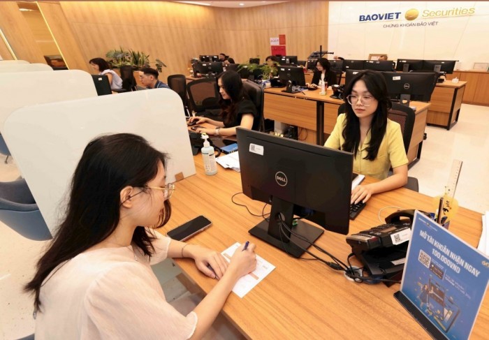 VN-Index bước vào vùng thử thách, chiến lược phòng thủ được ưu tiên