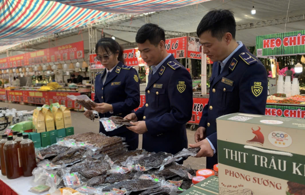 Quyết liệt đẩy lùi tình trạng gian lận thương mại, hàng giả