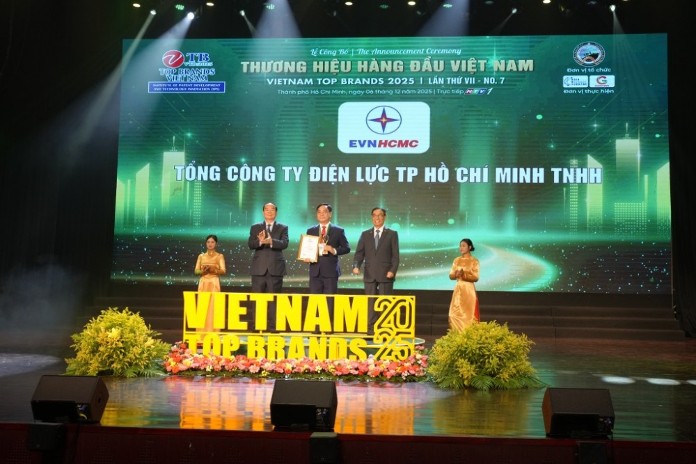 EVNHCMC được vinh danh Top 10 “Thương hiệu hàng đầu Việt Nam 2025” EVNHCMC được vinh danh Top 10 “Thương hiệu hàng đầu Việt Nam 2025”