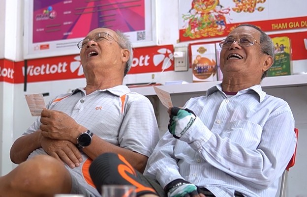 “Quan trọng là cảm xúc của khách hàng” “Quan trọng là cảm xúc của khách hàng”