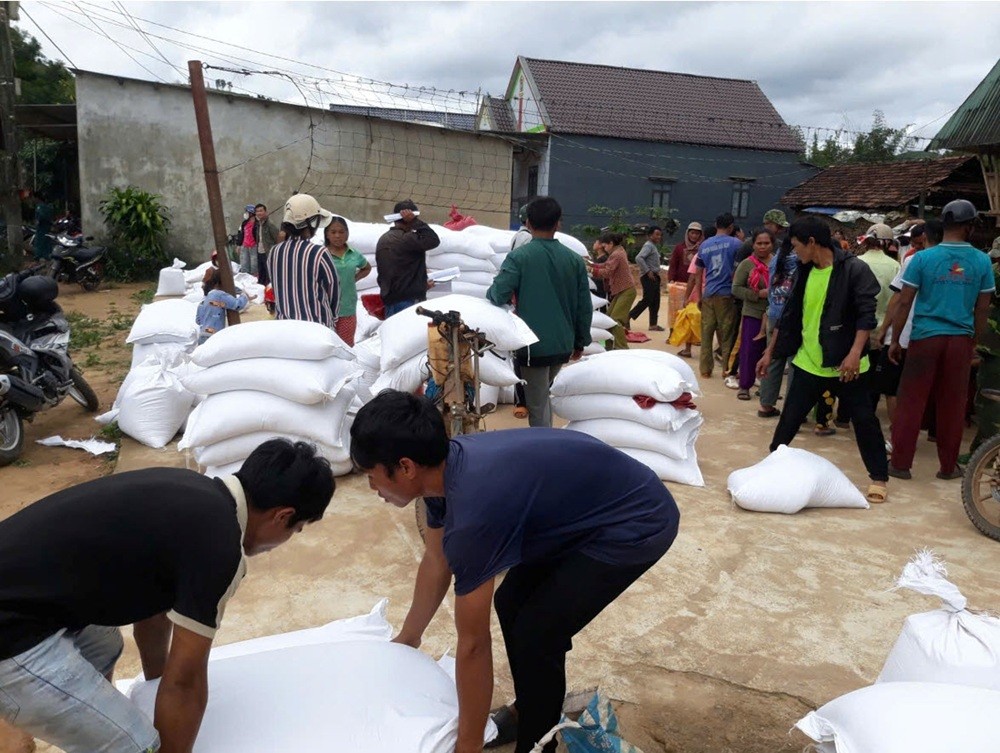 Tiếp tục xuất cấp hàng nghìn tấn gạo và vật tư, thiết bị dự trữ quốc gia hỗ trợ các địa phương Tiếp tục xuất cấp hàng nghìn tấn gạo và vật tư, thiết bị dự trữ quốc gia hỗ trợ các địa phương