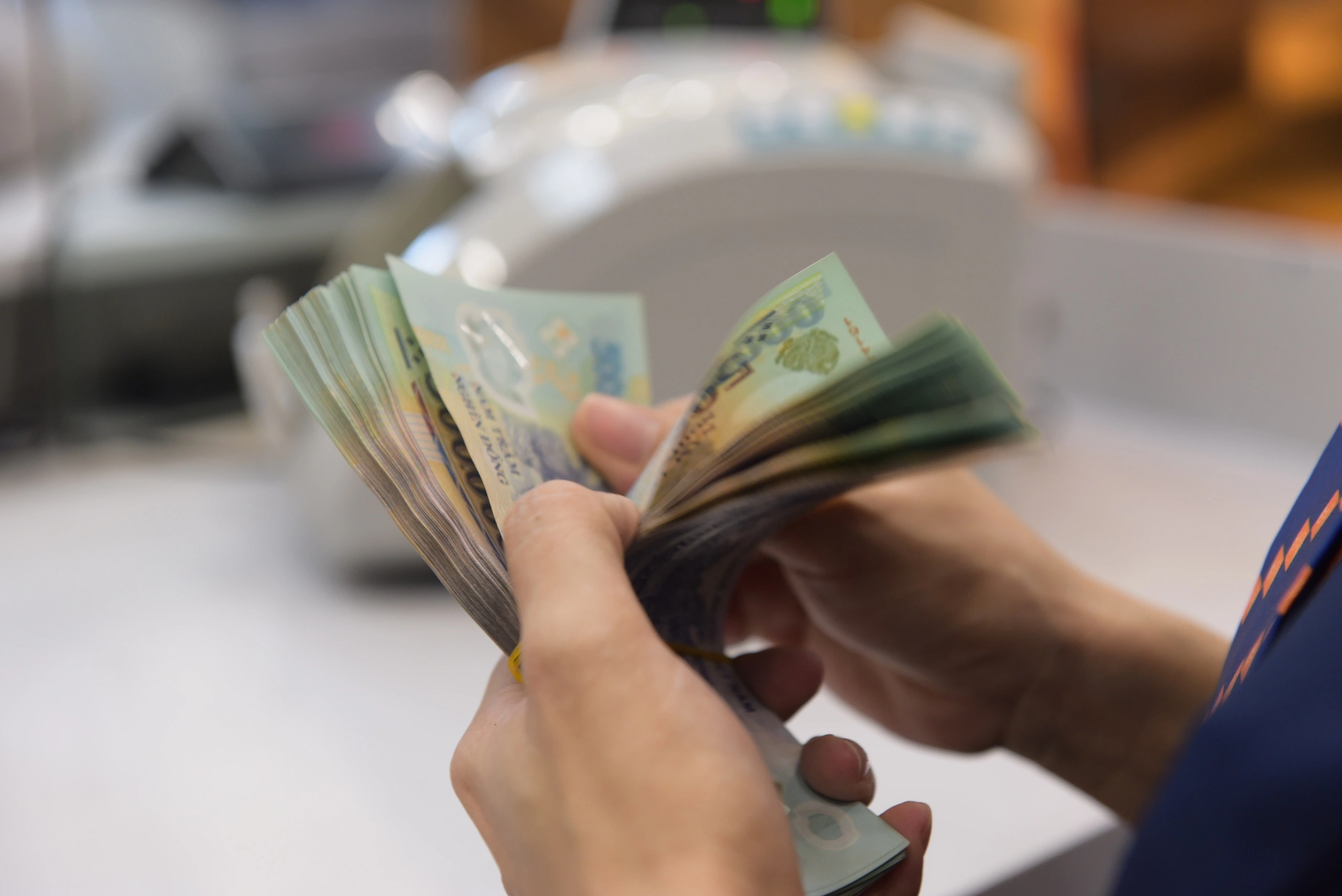 Chốt quyền 9/12: DRL trả cổ tức 1.200 đồng/cổ phiếu, loạt doanh nghiệp cùng chi trả cổ tức tiền mặt Chốt quyền 9/12: DRL trả cổ tức 1.200 đồng/cổ phiếu, loạt doanh nghiệp cùng chi trả cổ tức tiền mặt