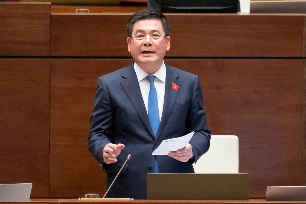 Bộ trưởng Công Thương giải trình về dự thảo Nghị quyết của Quốc hội về cơ chế chính sách phát triển năng lượng Bộ trưởng Công Thương giải trình về dự thảo Nghị quyết của Quốc hội về cơ chế chính sách phát triển năng lượng