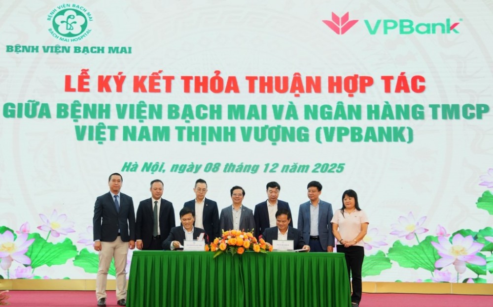 VPBank tài trợ 40 tỷ đồng cho Bệnh viện Bạch Mai VPBank tài trợ 40 tỷ đồng cho Bệnh viện Bạch Mai