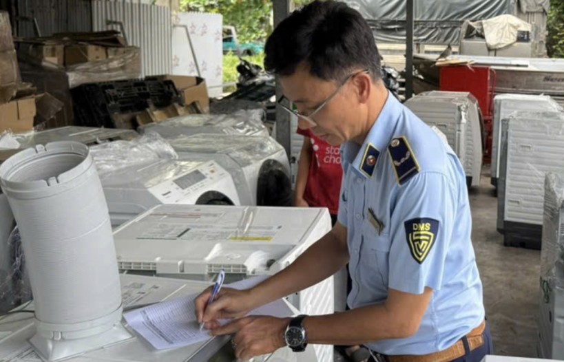 Phát hiện kho máy giặt, điều hòa không khí thuộc diện cấm nhập khẩu