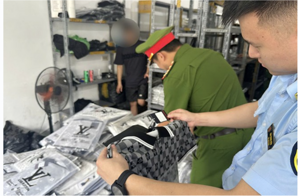 Phối hợp ngăn chặn hàng giả, bảo vệ người tiêu dùng trên không gian số