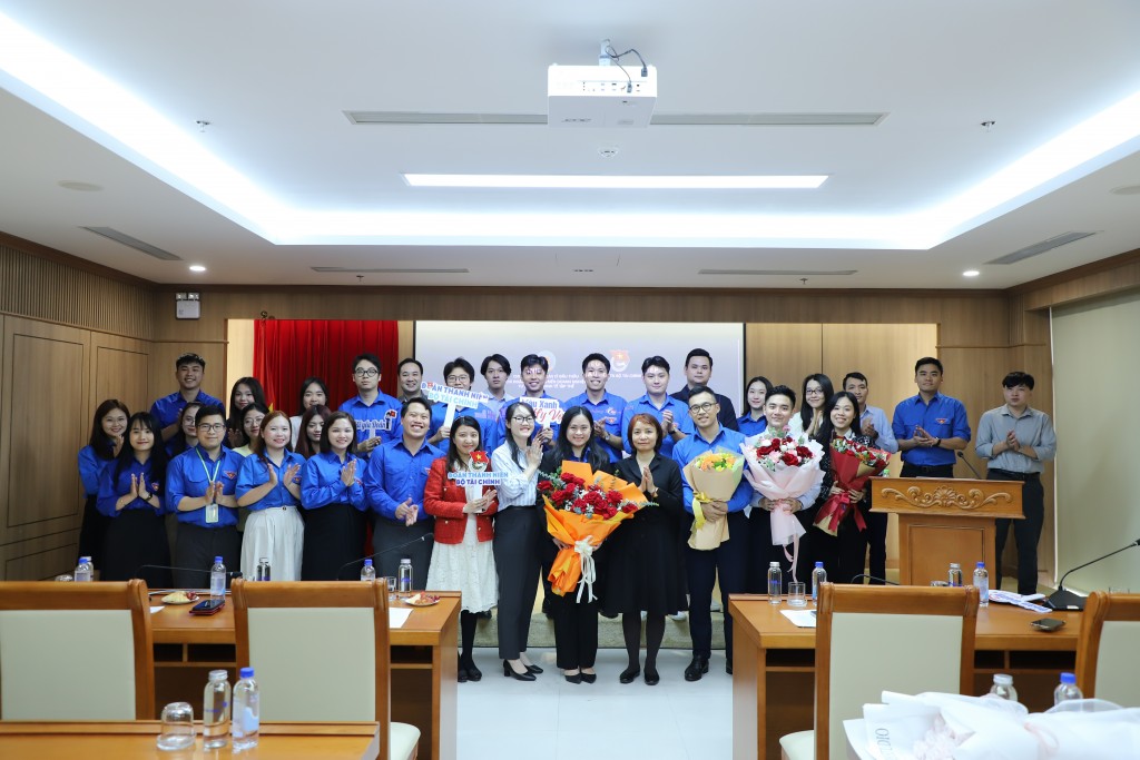 Nâng cao nhận thức chuyển đổi số cho thanh niên trong đấu thầu và doanh nghiệp Nâng cao nhận thức chuyển đổi số cho thanh niên trong đấu thầu và doanh nghiệp