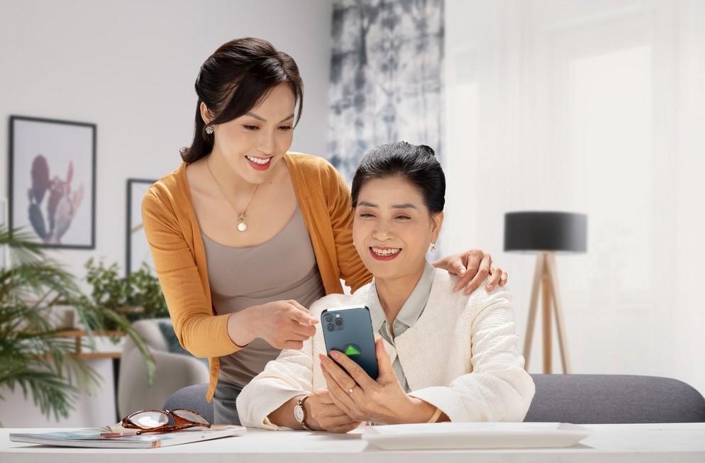 Phát Lộc khi tham gia gửi tiết kiệm tại BIDV