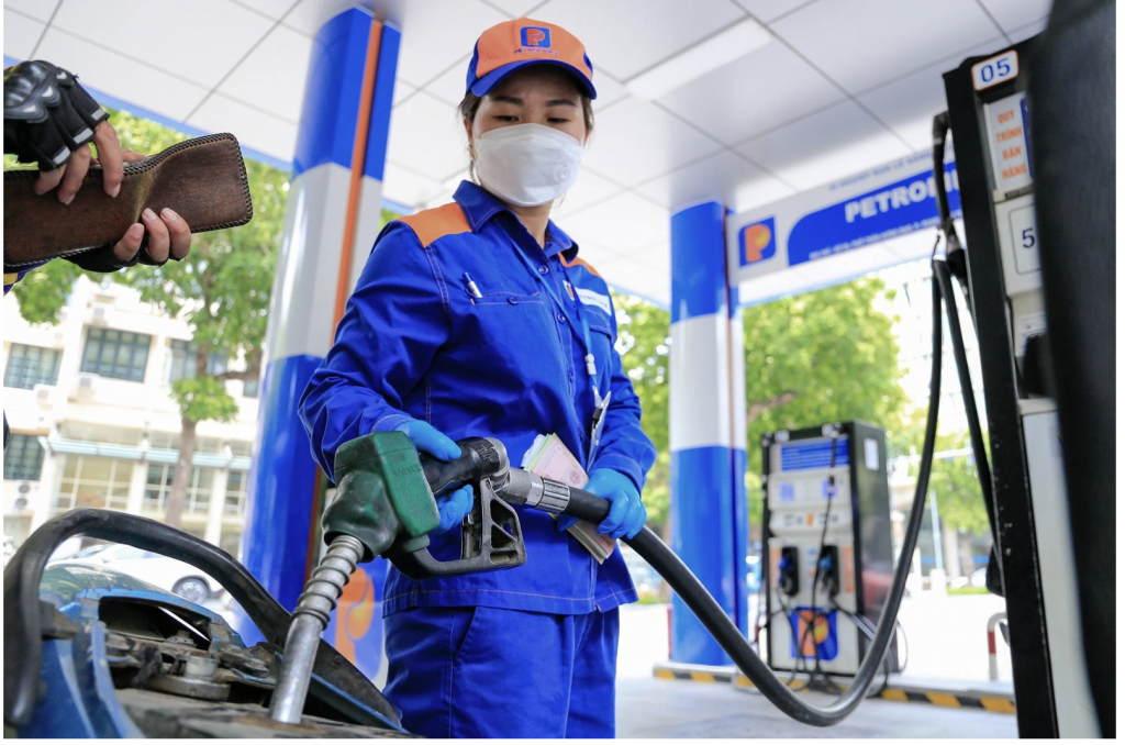 Ngày 11/12: Giá xăng dầu đồng loạt giảm