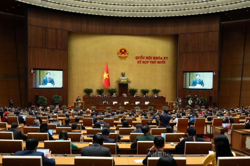 Bảo đảm nghĩa vụ trả nợ của Chính phủ không quá 25% tổng thu ngân sách Bảo đảm nghĩa vụ trả nợ của Chính phủ không quá 25% tổng thu ngân sách