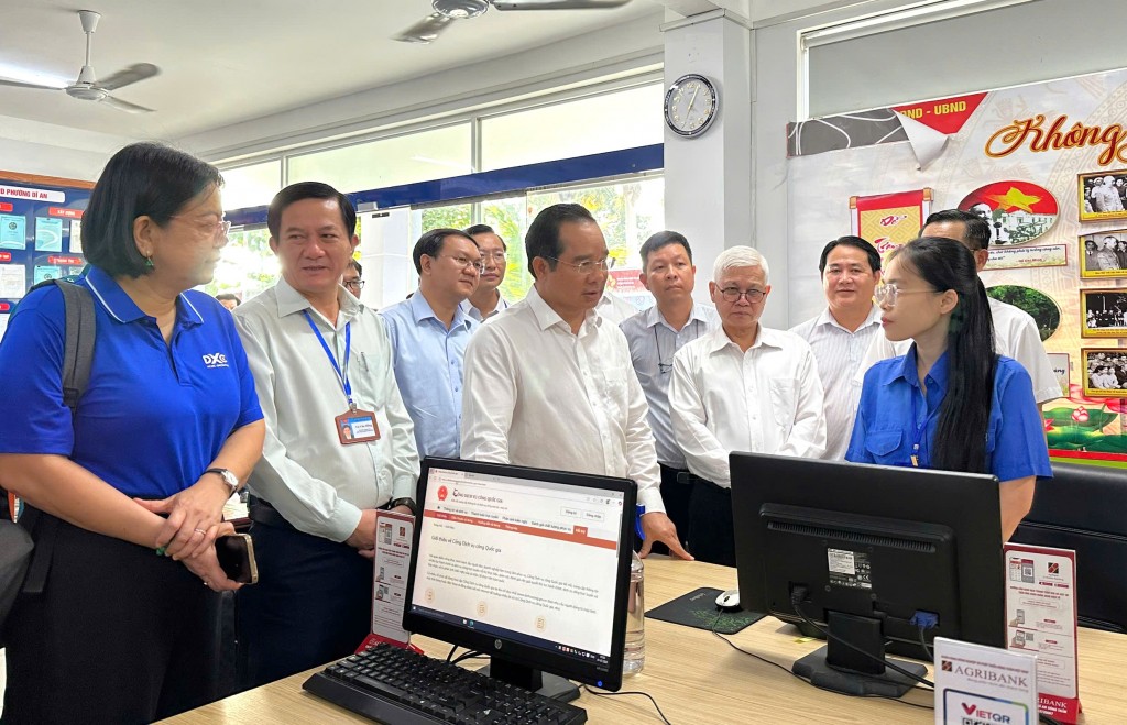 TP. Hồ Chí Minh tiếp tục điều động, sắp xếp hơn 1.000 công chức TP. Hồ Chí Minh tiếp tục điều động, sắp xếp hơn 1.000 công chức