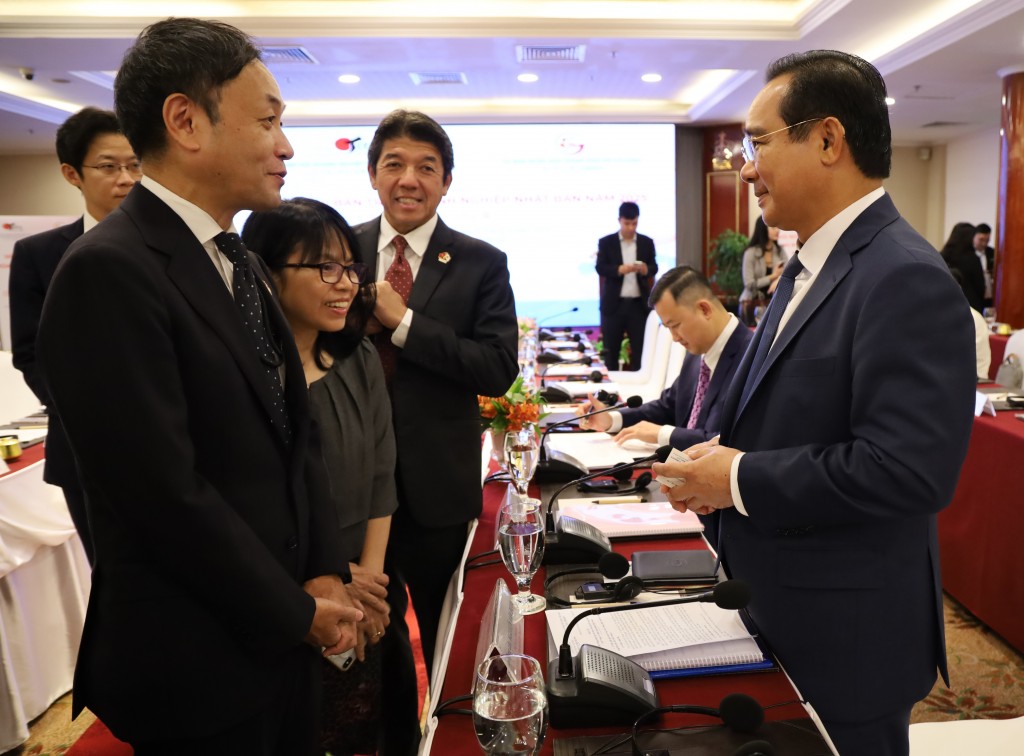 TP. Hồ Chí Minh: Chủ động tháo gỡ vướng mắc, tạo môi trường đầu tư tốt nhất cho doanh nghiệp