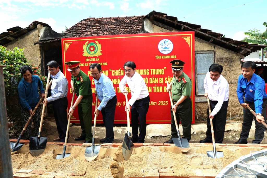 Khánh Hòa: Xây mới và sữa chữa gần 400 căn nhà bị thiệt hại do thiên tai Khánh Hòa: Xây mới và sữa chữa gần 400 căn nhà bị thiệt hại do thiên tai