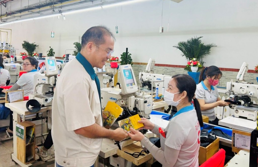Một doanh nghiệp phía Nam chi hơn 700 tỷ đồng thưởng Tết cho công nhân Một doanh nghiệp phía Nam chi hơn 700 tỷ đồng thưởng Tết cho công nhân