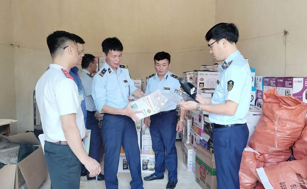 Phú Thọ quyết liệt đẩy mạnh phòng, chống buôn lậu và gian lận thương mại Phú Thọ quyết liệt đẩy mạnh phòng, chống buôn lậu và gian lận thương mại