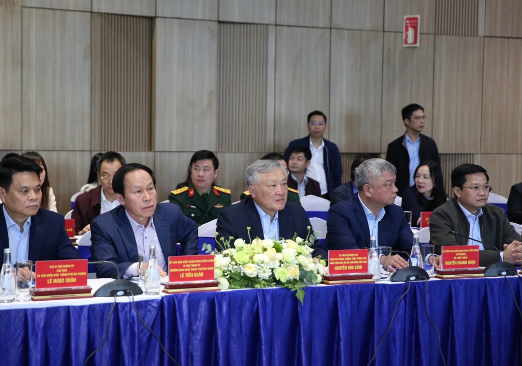 Chính phủ sẽ đồng hành cùng doanh nghiệp lớn để thúc đẩy tăng trưởng Chính phủ sẽ đồng hành cùng doanh nghiệp lớn để thúc đẩy tăng trưởng