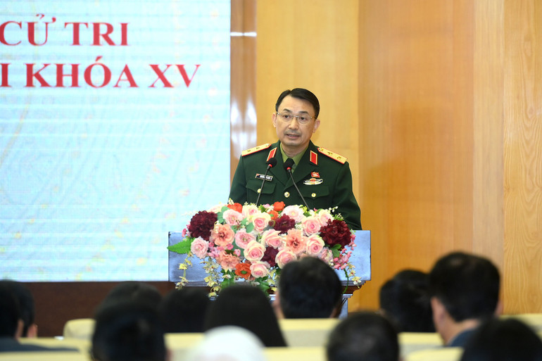 Đại biểu Quốc hội Nguyễn Quốc Duyệt trình bày báo cáo tại Hội nghị. (Ảnh: ĐĂNG KHOA) a6-bnd-1781.jpg