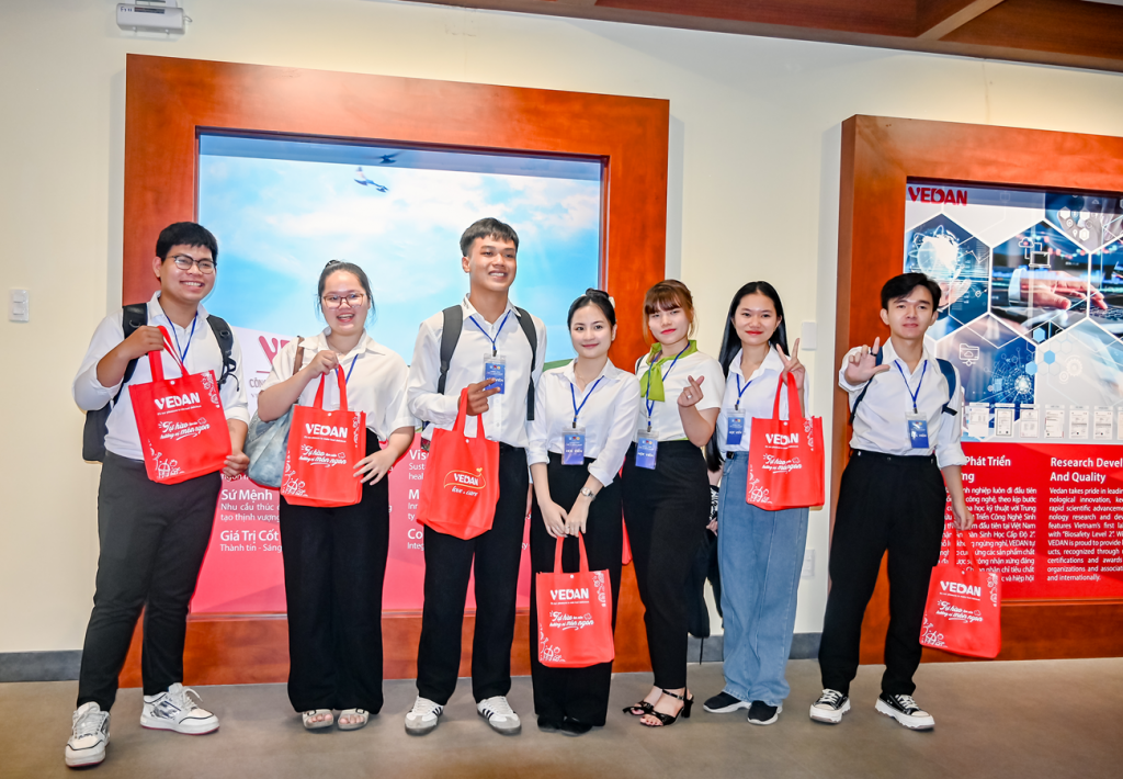 Vedan Việt Nam đồng hành hỗ trợ sinh viên tỉnh Đồng Nai Vedan Việt Nam đồng hành hỗ trợ sinh viên tỉnh Đồng Nai