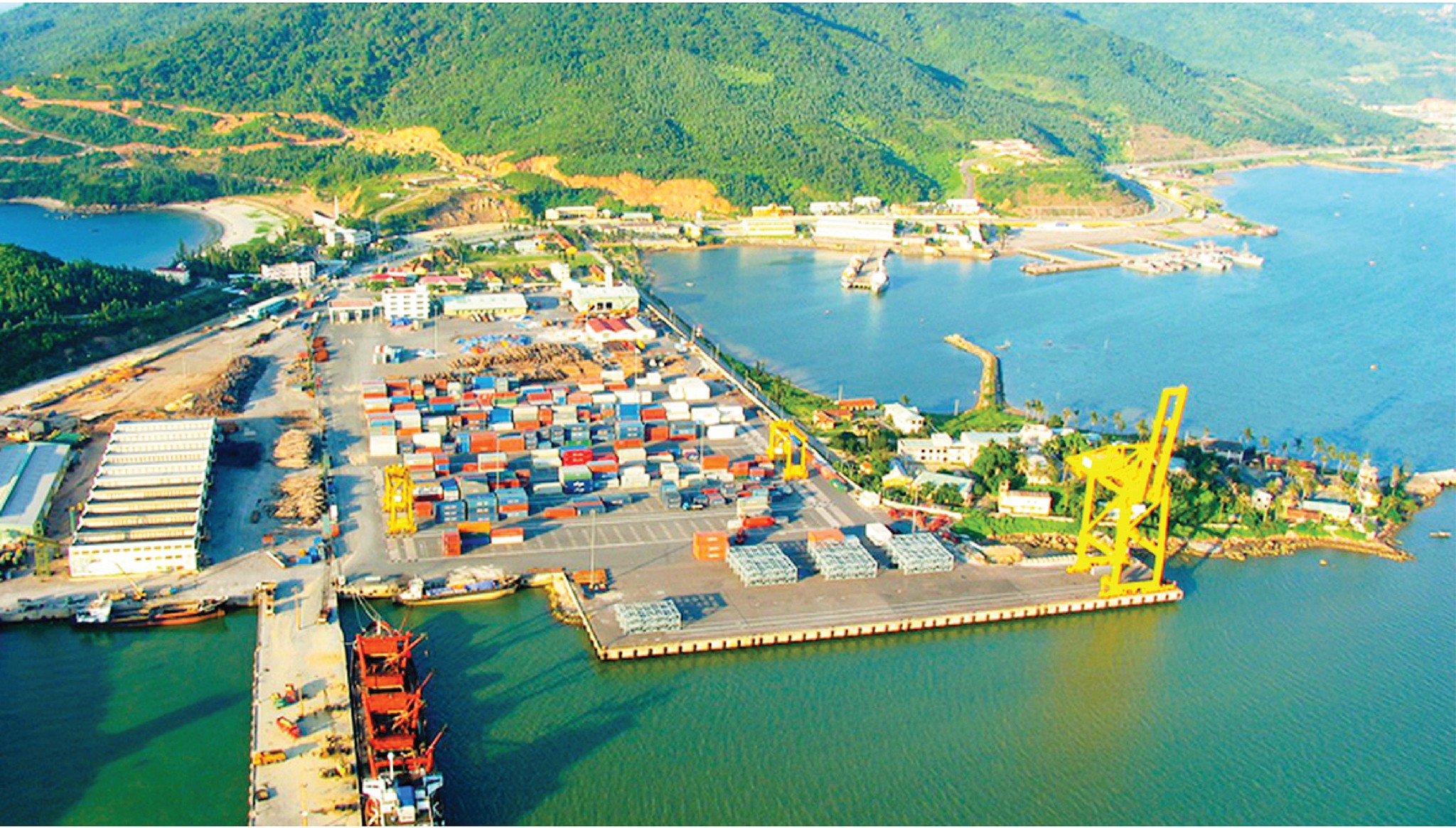 EMAGAZINE: Cảng miễn thuế: Lời giải cho tham vọng nâng tầm năng lực cạnh tranh quốc gia