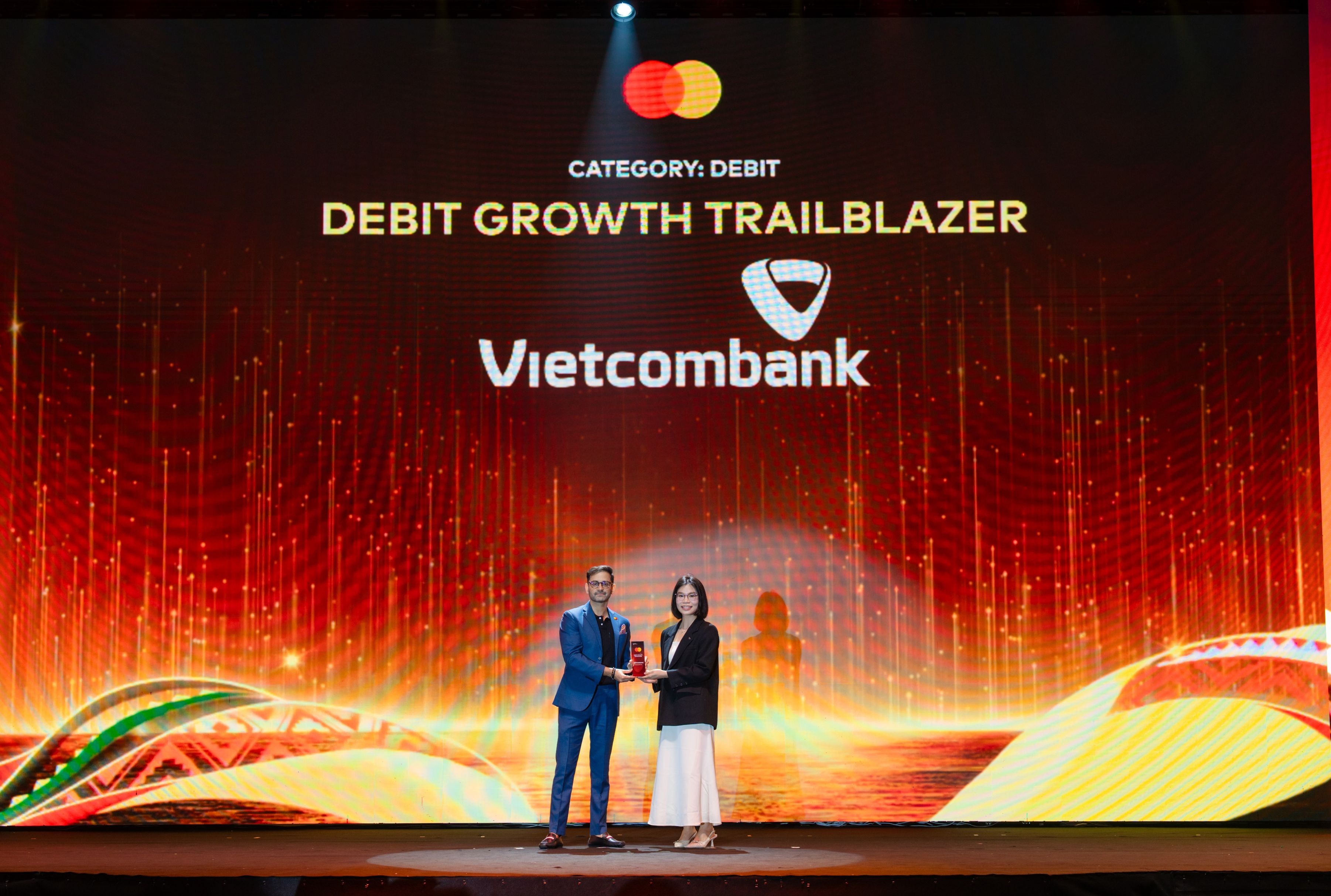 Vietcombank được vinh danh với ba giải thưởng danh giá tại sự kiện thường niên Mastercard Customer Forum 2025