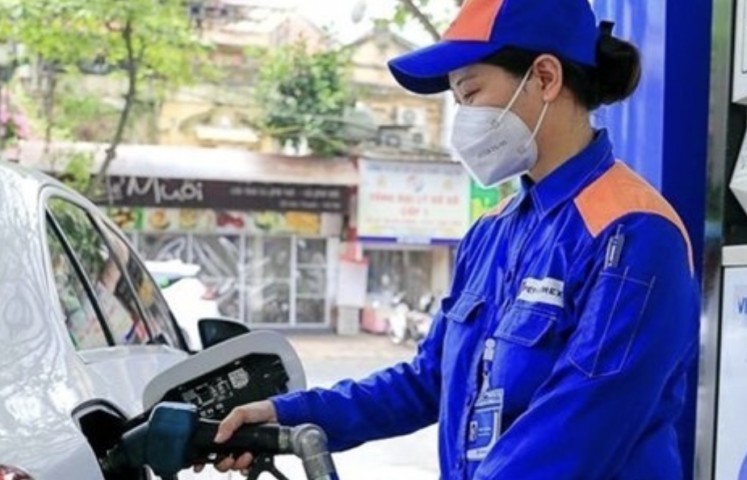 Dự báo giá xăng dầu ngày mai (18/12) tiếp tục giảm