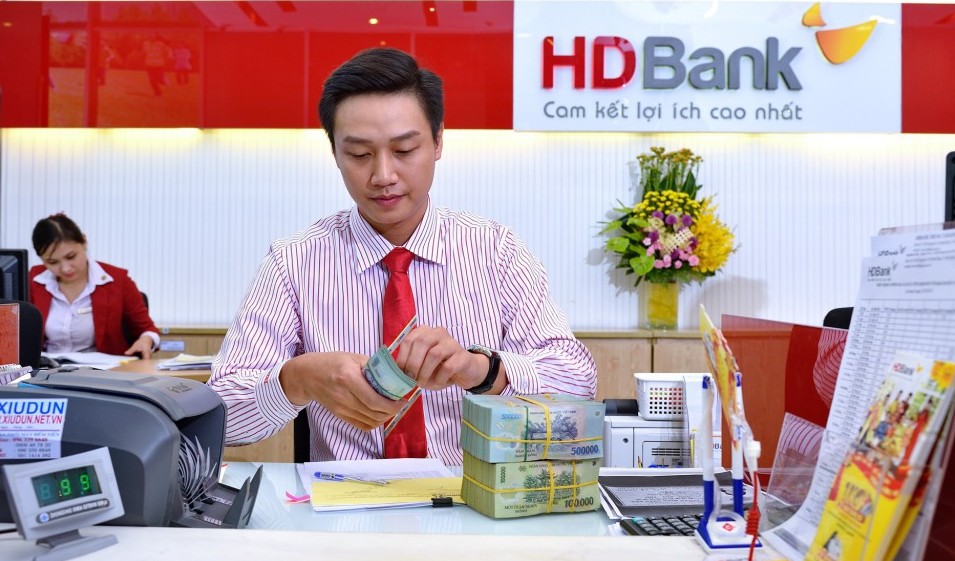 Chốt quyền 18/12: Ngân hàng HDB và HTG, TTA, FT1 đồng loạt chia cổ tức, nổi bật tiền mặt và cổ phiếu