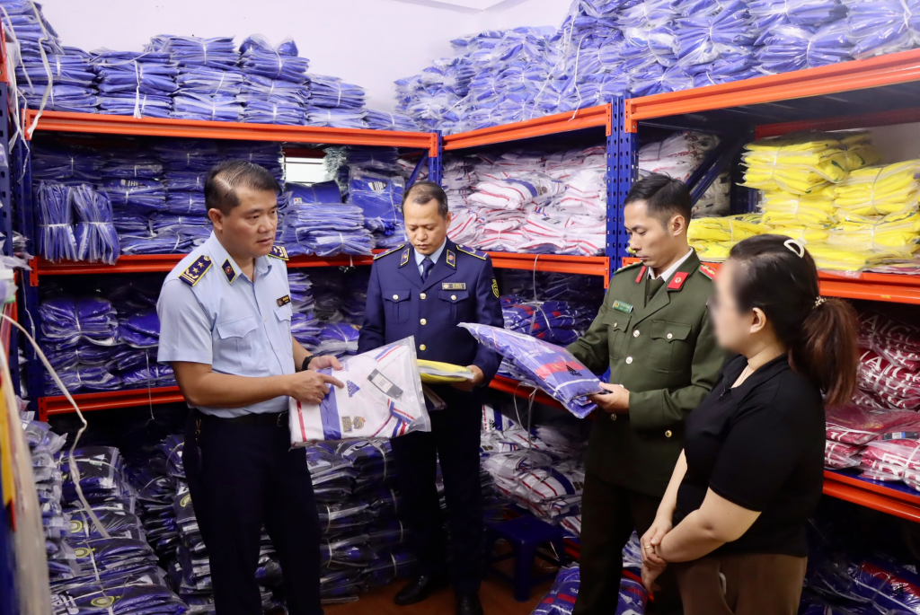 Tập trung kiểm soát hoạt động kinh doanh trên thương mại điện tử Tập trung kiểm soát hoạt động kinh doanh trên thương mại điện tử