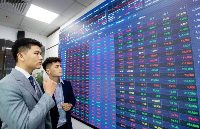 Mặt bằng cổ phiếu tái cân bằng sau nhịp tăng nhanh